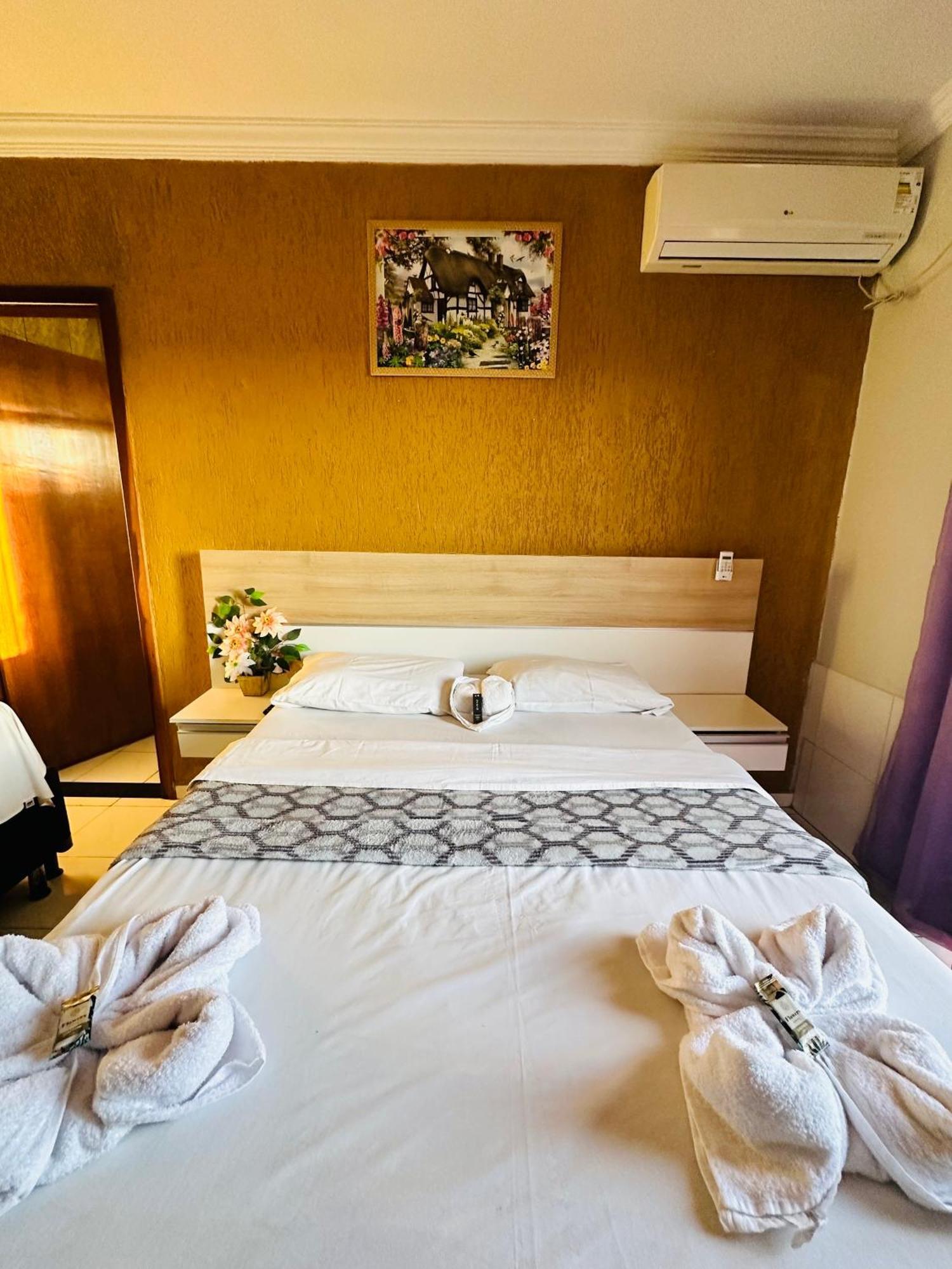 Hotel Brasilia Park Novo Gama Exteriör bild